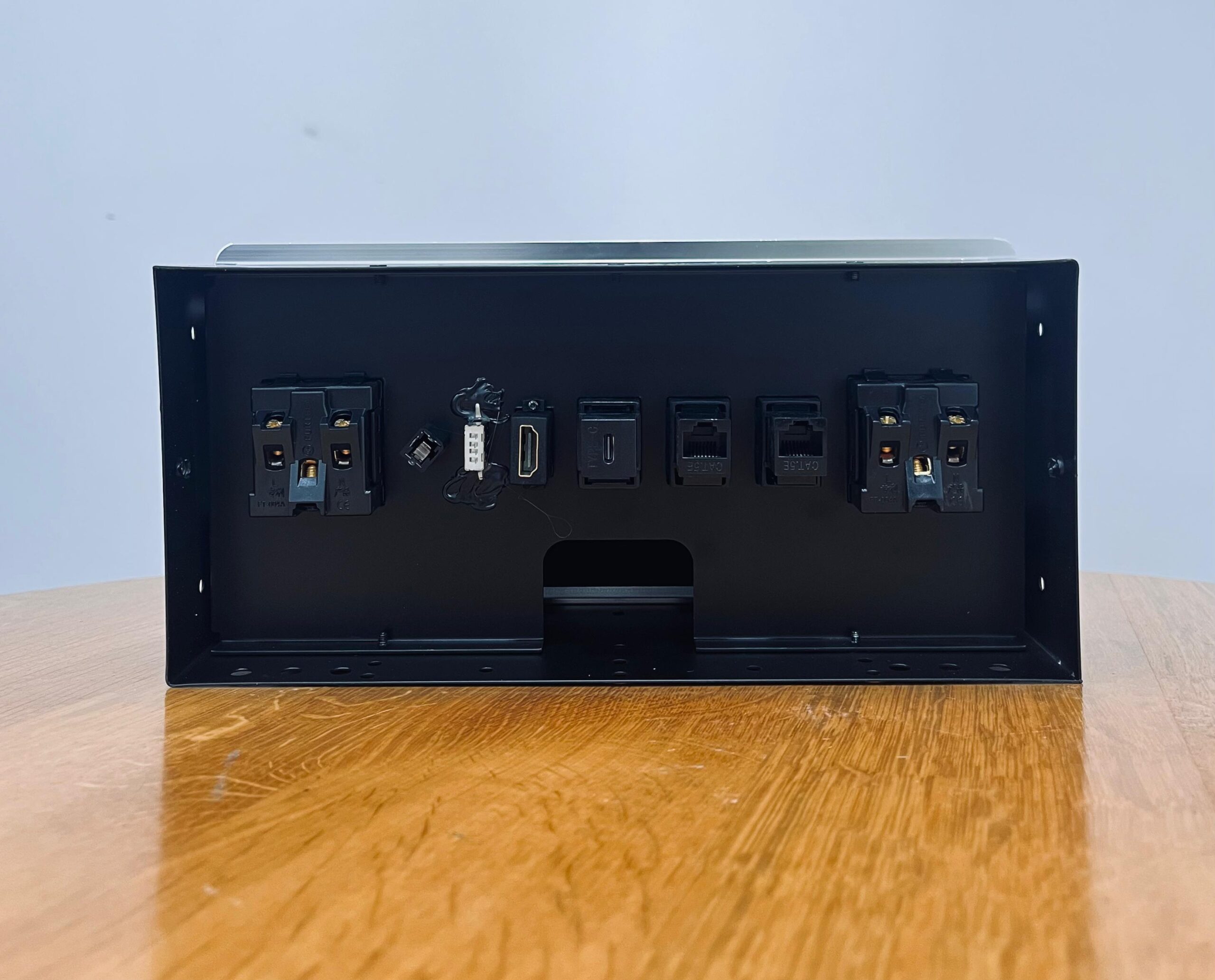 GOWEL POP UP BOX SOCKET RJ 45 VGA HDMI AUDIO VIDEO WITH BRUSH SILVER - Image 4