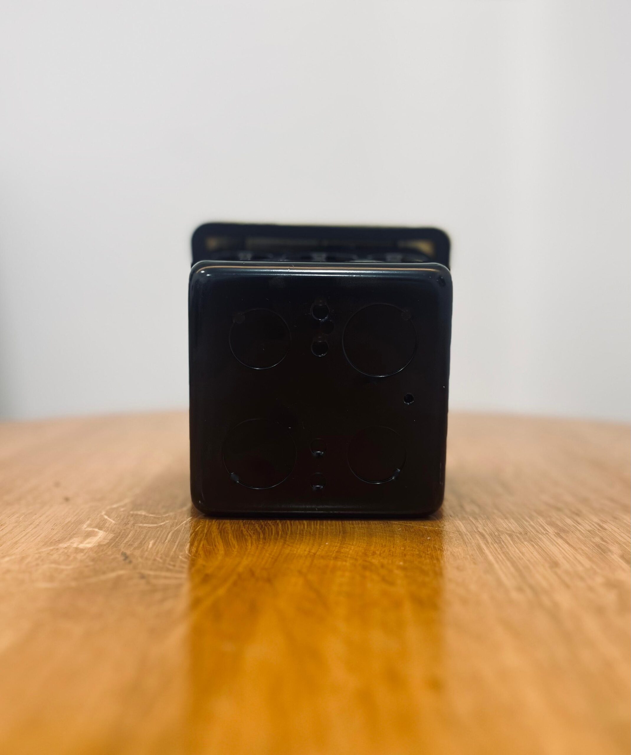 GOWEL IP55 13A SINGLE FLOOR SOCKET W/SWITCH SQUARE GOLD POP UP - Image 5