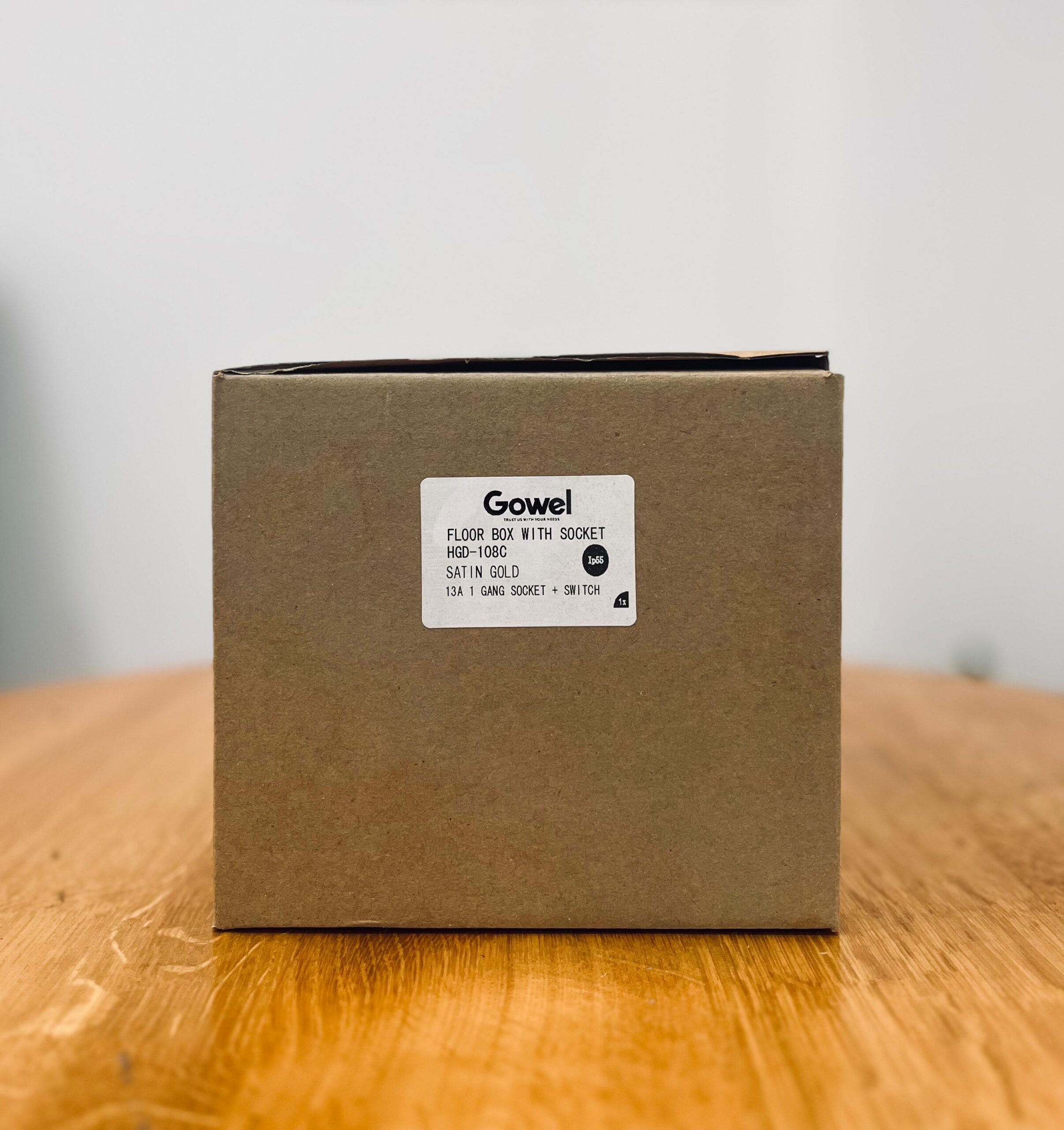 GOWEL IP55 13A SINGLE FLOOR SOCKET W/SWITCH SQUARE GOLD POP UP - Image 6