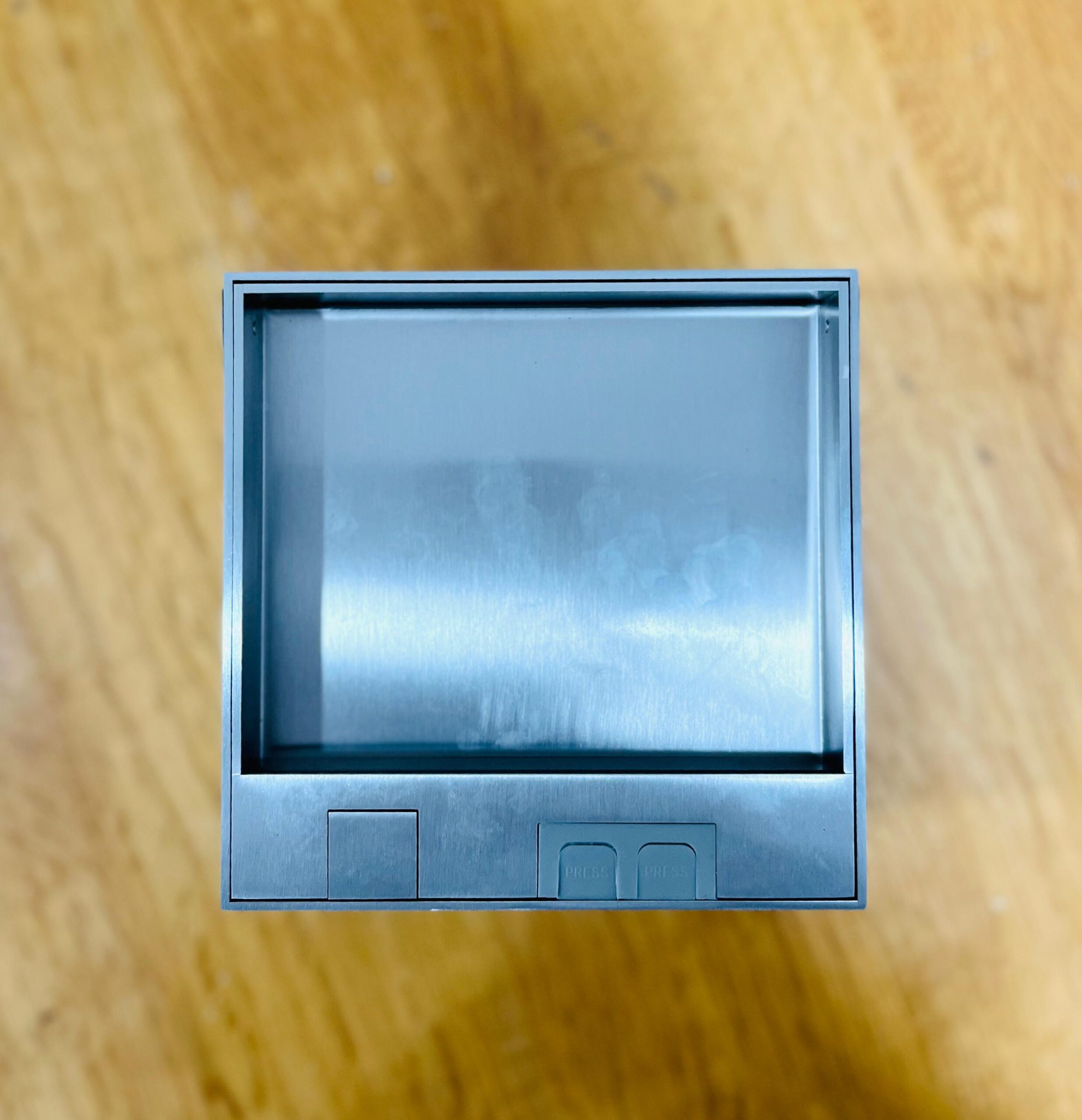 GOWEL SS FLOOR BOX 3 MODULE SILVER