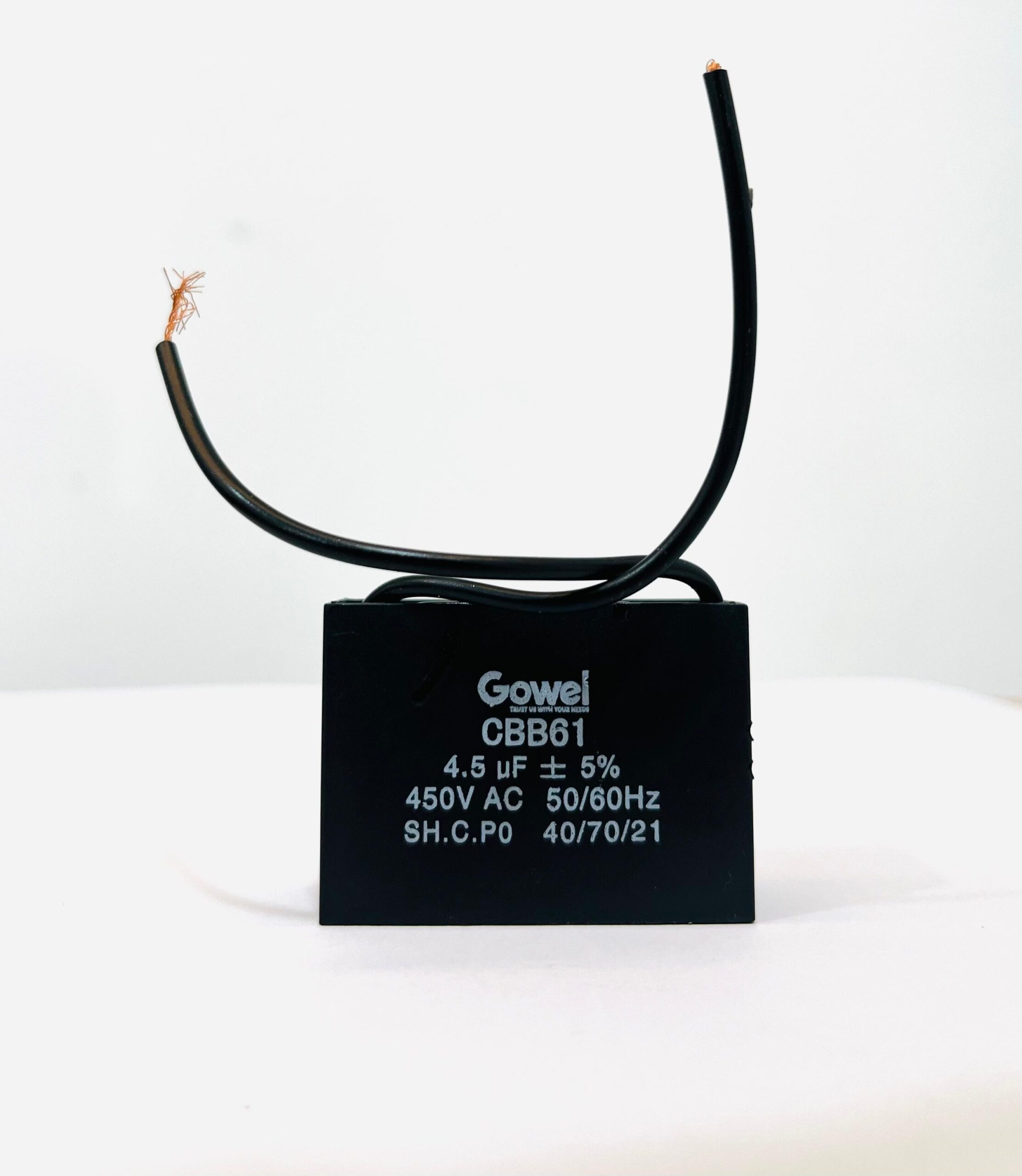 GOWEL MFD PIN & WIRE TYPE SQUARE CAPACITOR BLACK